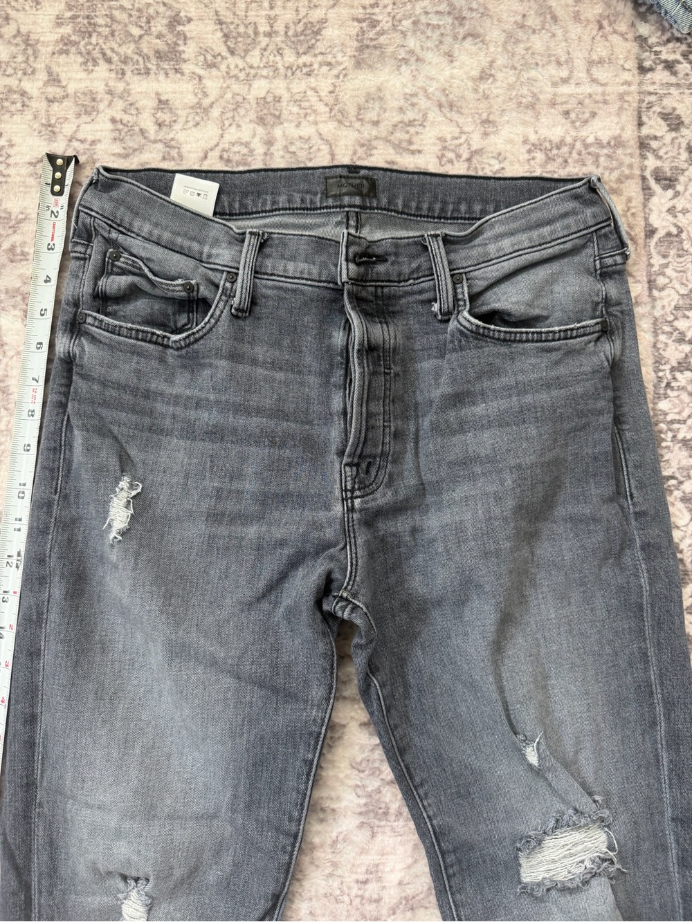 MOTHER The Scrapper Cuff Ankle Fray Gray Wash Women’s 29 Unstitched In The Dark - Picture 2 of 9